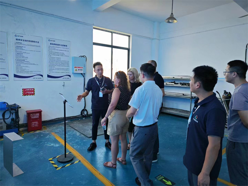 國外客戶蒞臨我司考察，深化外貿交流與合作 圖3