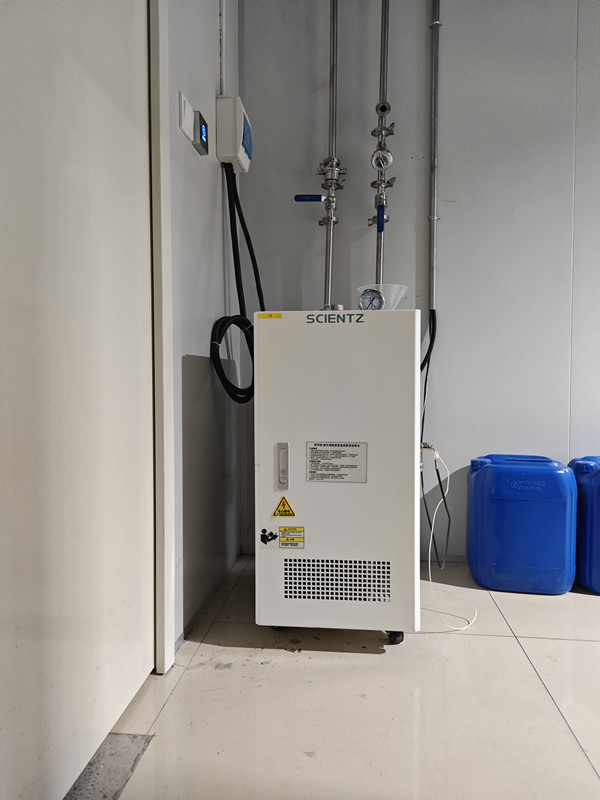 新芝阿弗斯外置顯示型高低溫控溫系統設備實拍圖2